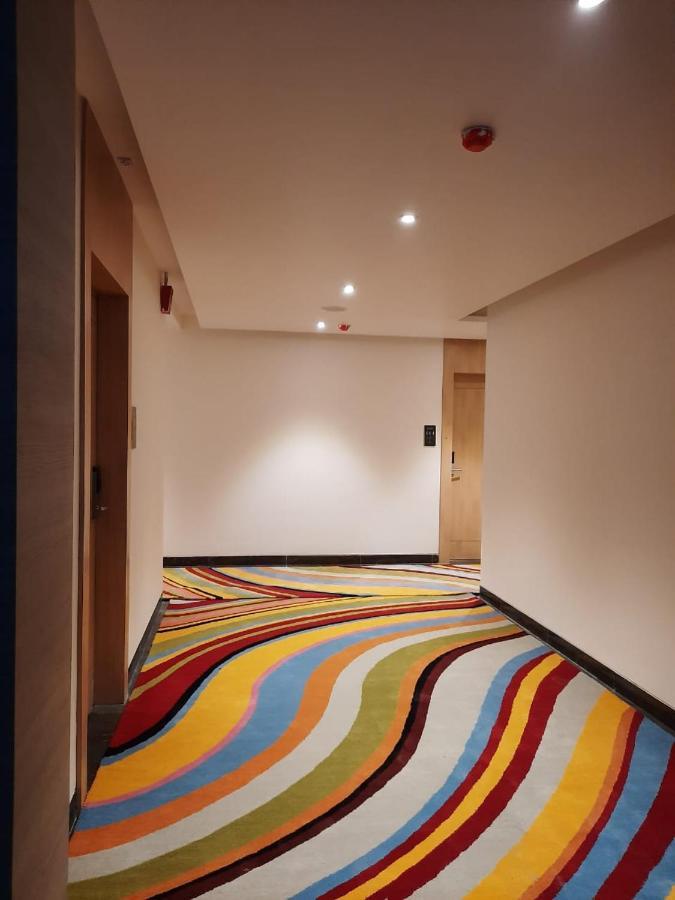 Acco Grand Hotel Лакнау Екстериор снимка