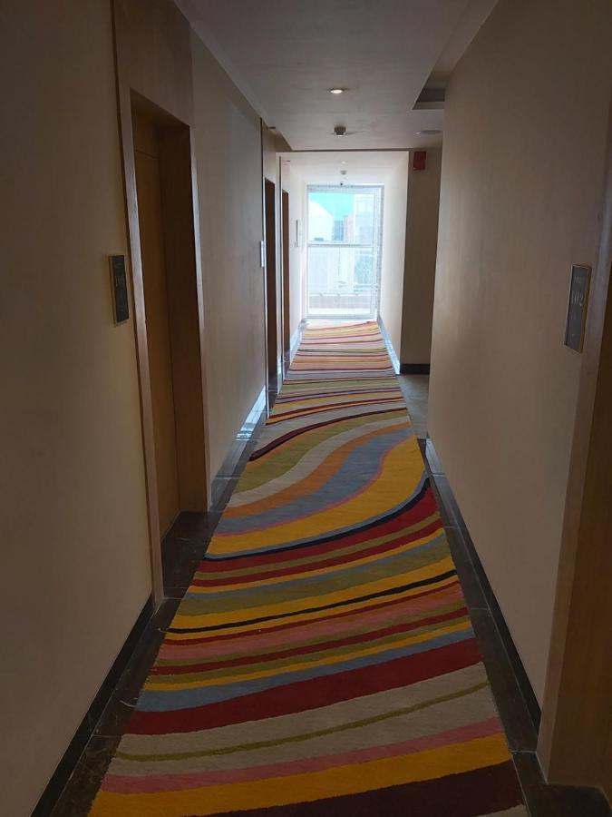 Acco Grand Hotel Лакнау Екстериор снимка